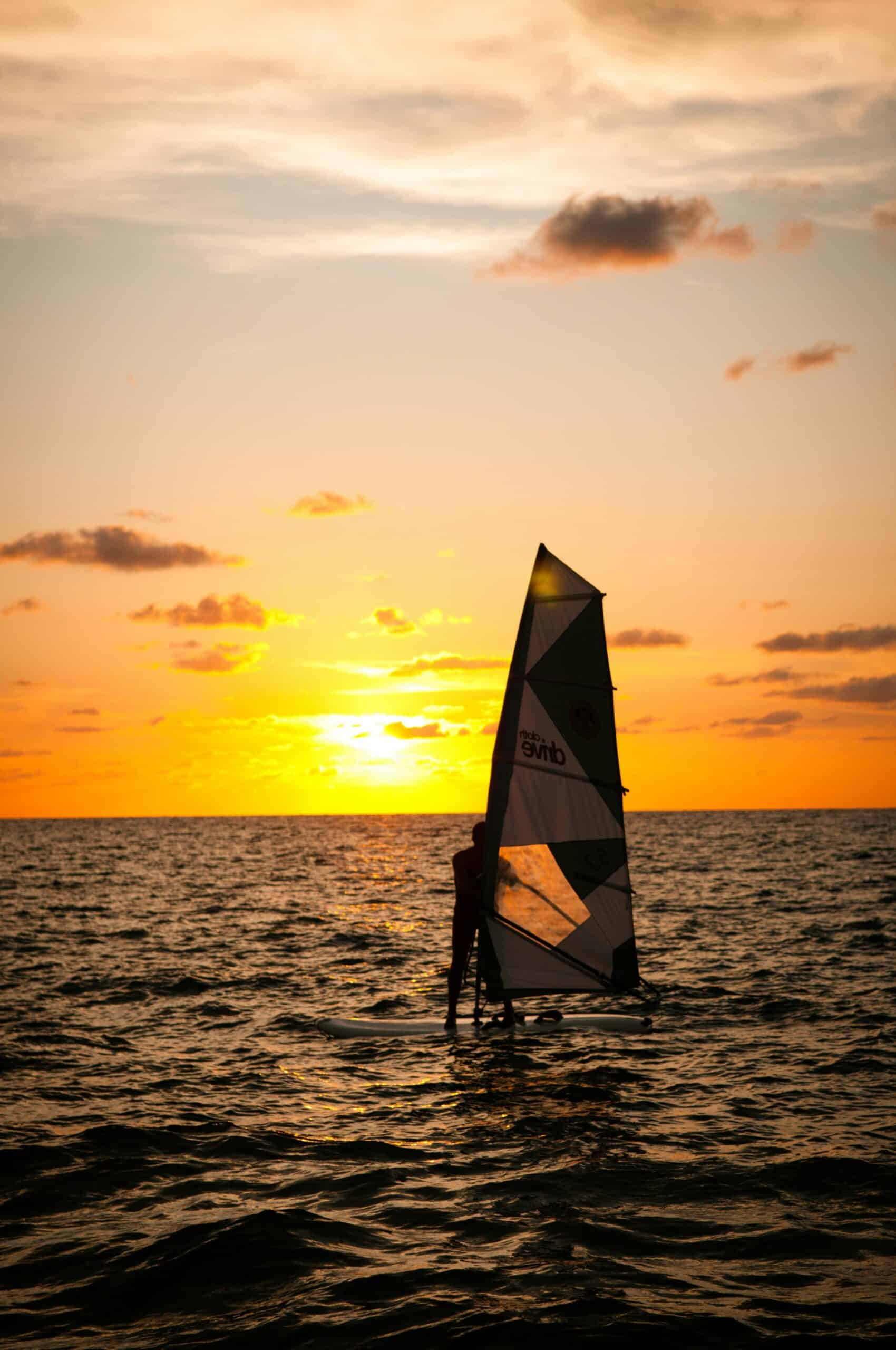 Windsurf al tramonto a Rimini